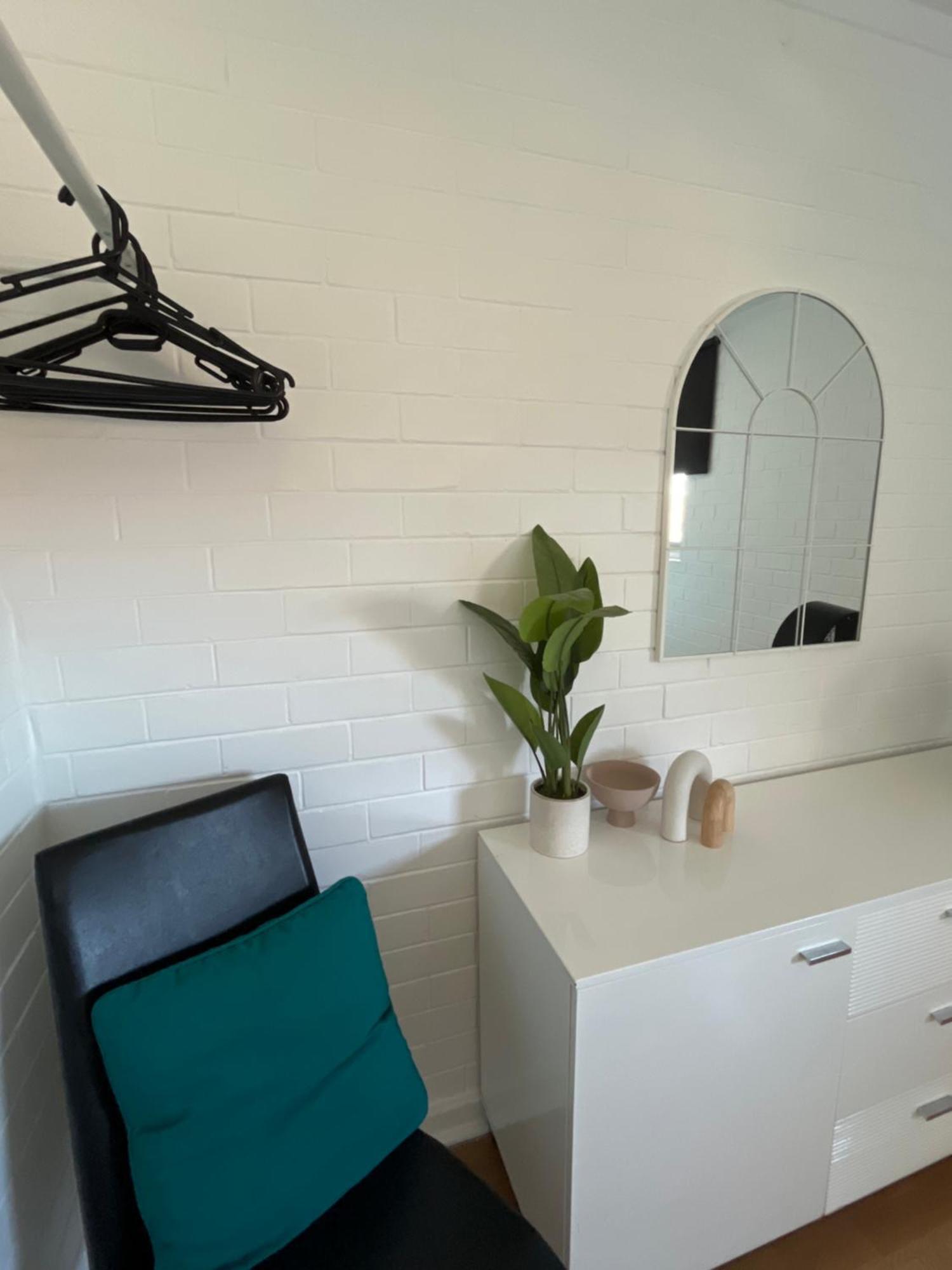Walk To Rottnest Ferry And Markets Apartment *