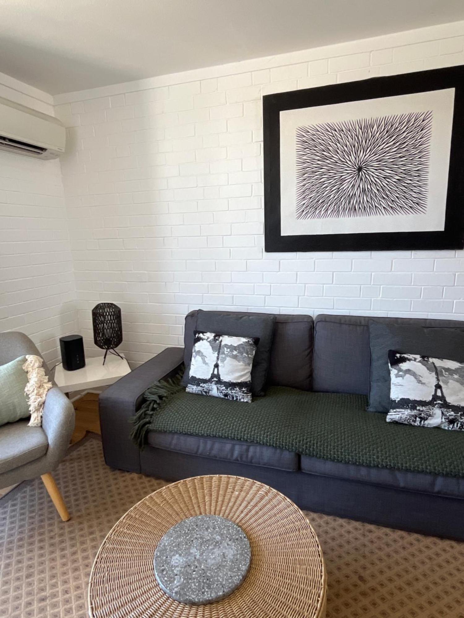 Walk To Rottnest Ferry And Markets Apartment